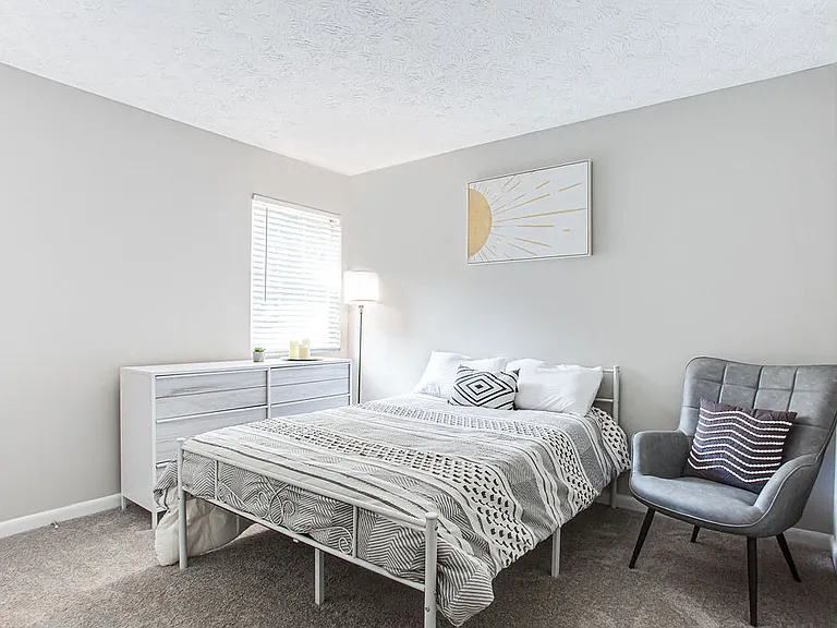 The Cobb Apartments-Townhomes — Photo 13