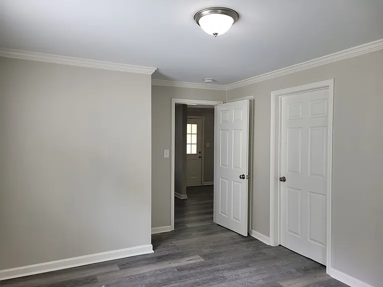 484 Club Dr — Photo 5
