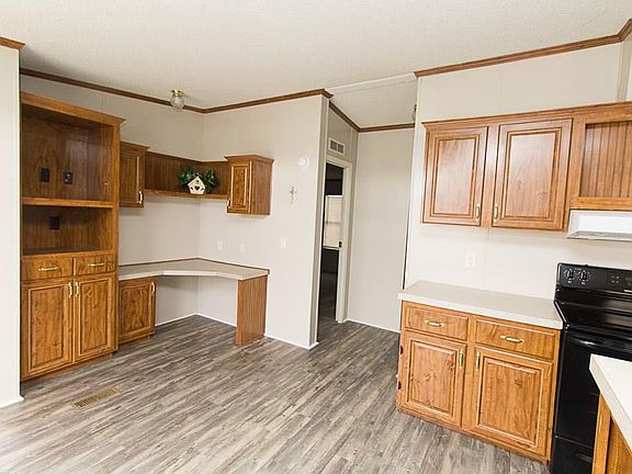 3rd image of 6217 Shady Hill Cir