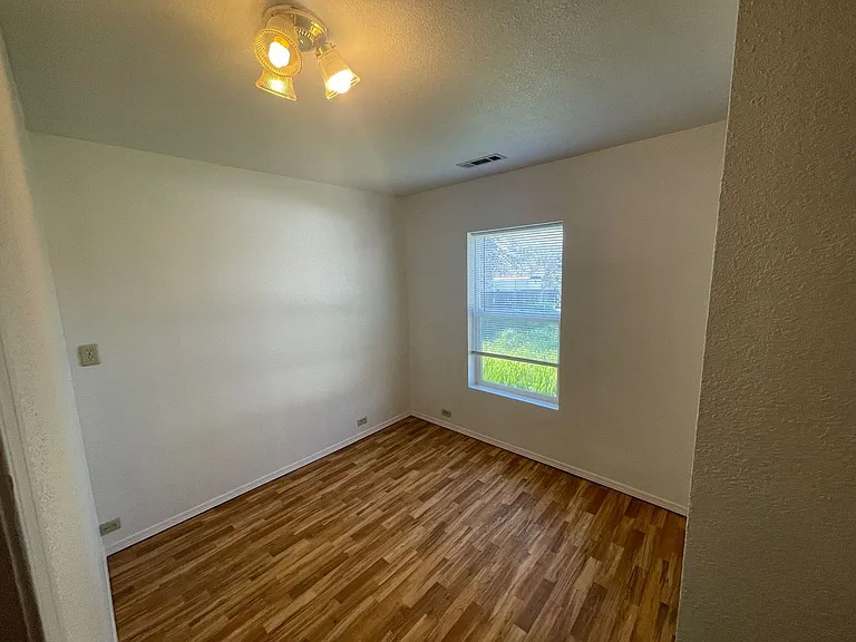 313 E Lowell St — Photo 21