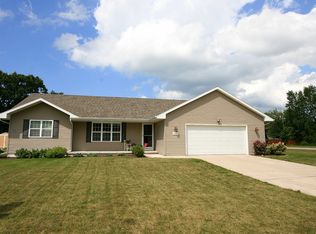 3405 Paula St, Green Bay, WI 54311