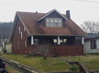 601 Broadway St, Irvine, KY 40336