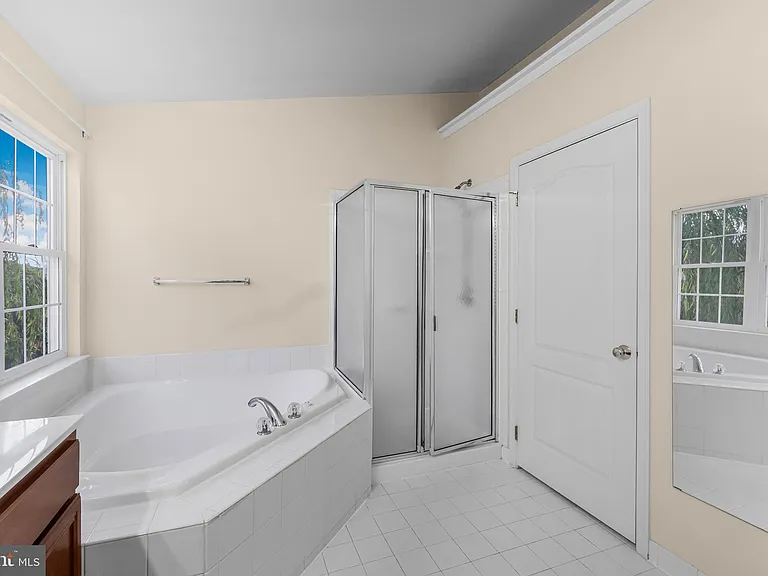 43729 Stoke Chapel Ter — Photo 33