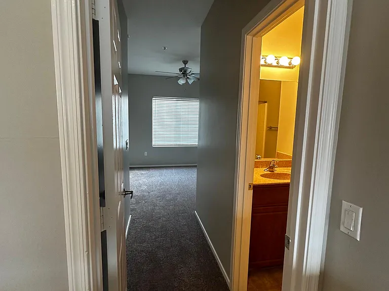 2450 W Glenrosa Ave — Photo 16