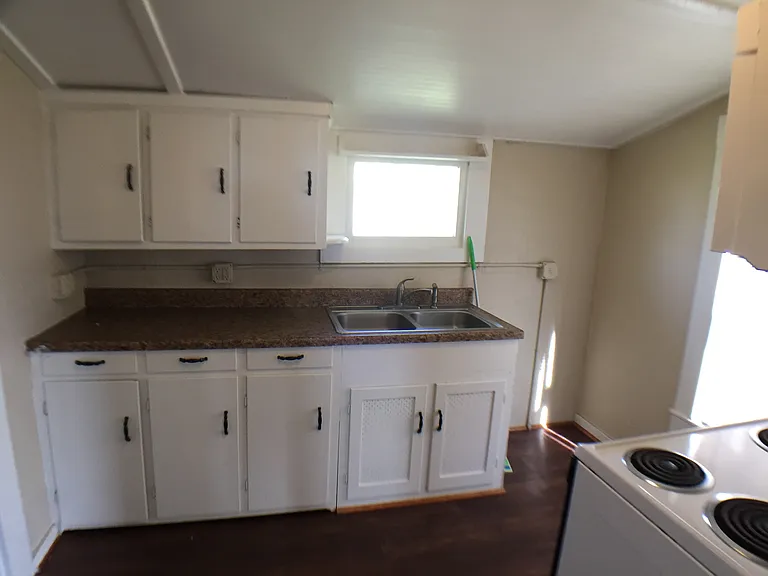 402 N Oneal St — Photo 7
