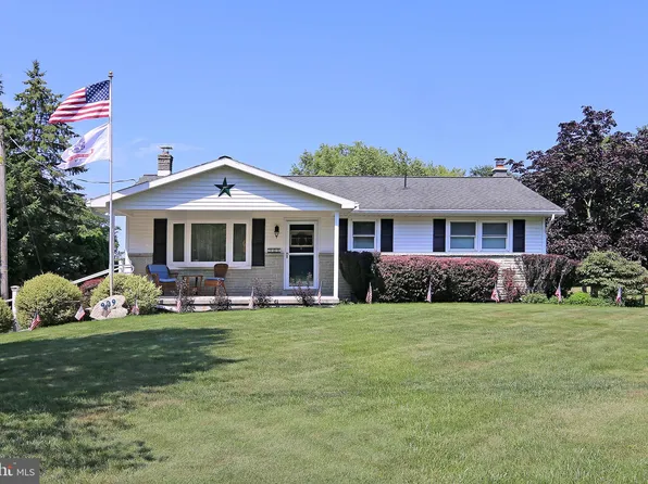 909 Hilltop Rd, Myerstown, PA 17067