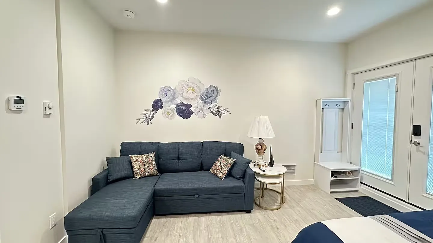 1 bed, 300 sqft, $2,500 — Photo 2