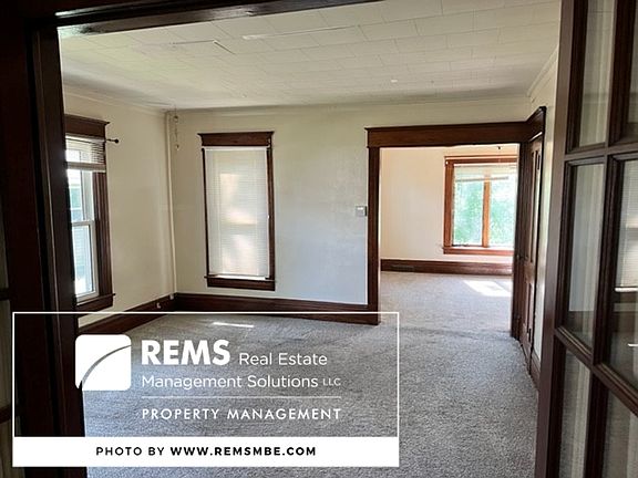 3rd image of 627 N Park St