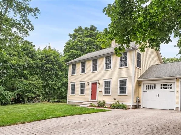 20 Wheelock Ave, Cranston, RI 02920