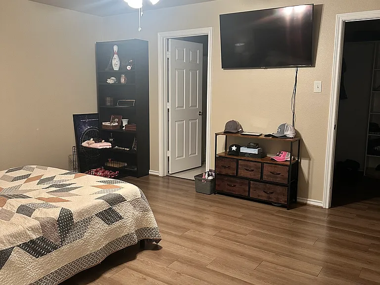 928 Austin Ct — Photo 4