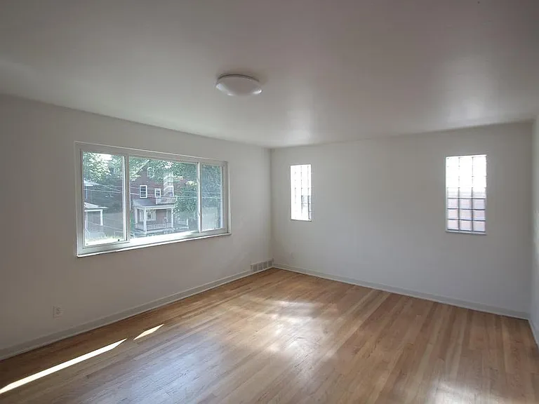 415 Franklin Ave #2 — Photo 8