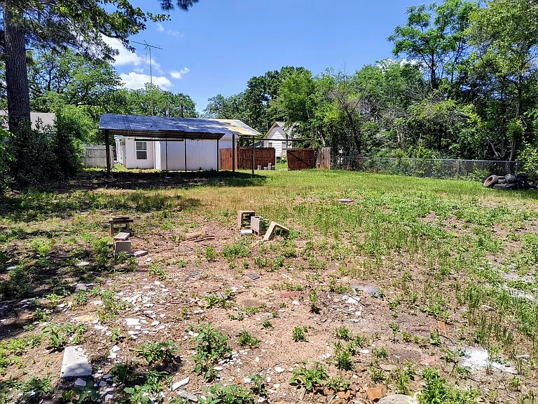2304 Palmer Dr — Photo 22