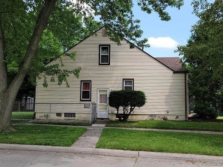 15801 Centralia — Photo 26