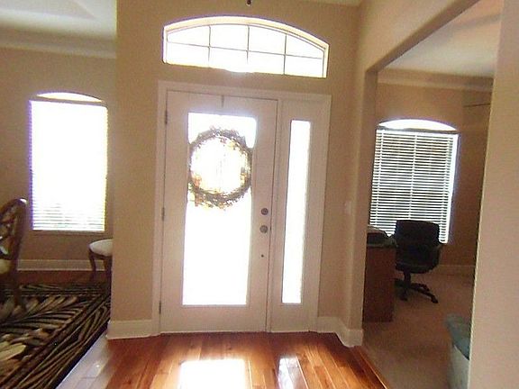 3rd image of 1503 Lakeside Dr