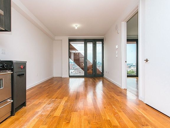 2nd image of 123 Melrose St #B3