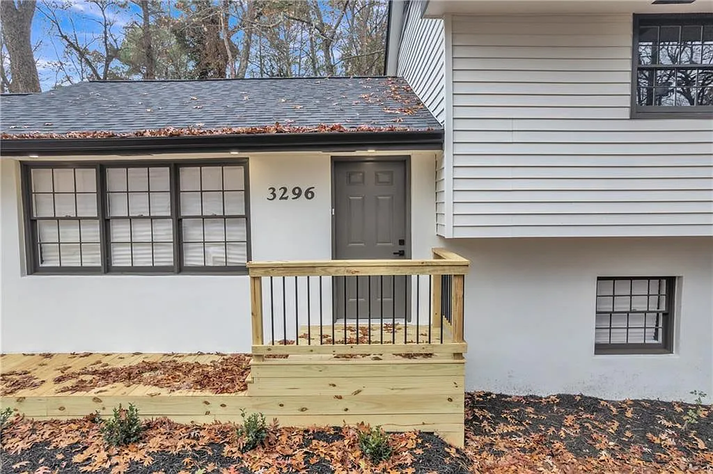 4 bed, 2.0 bath, 1971 sqft, $2,400 — Photo 4
