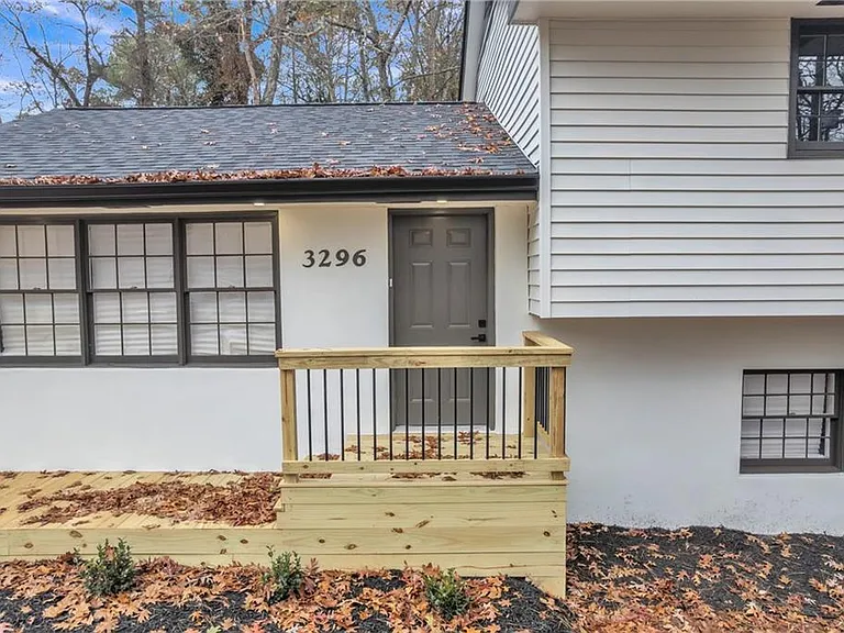 3296 Columbia Woods Dr — Photo 4