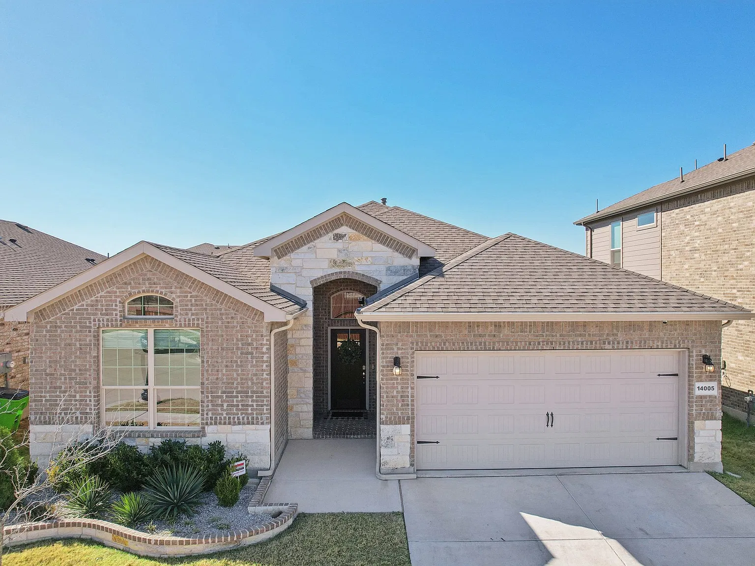4 bed, 1816 sqft, $2,600 — Photo 3