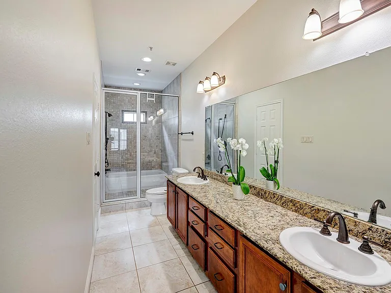 2346 Camden Dr #C — Photo 8