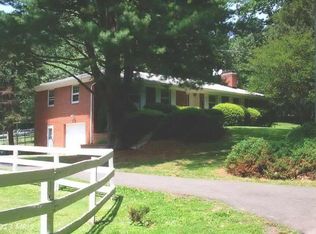 2420 Hunter Mill Rd, Vienna, VA 22181