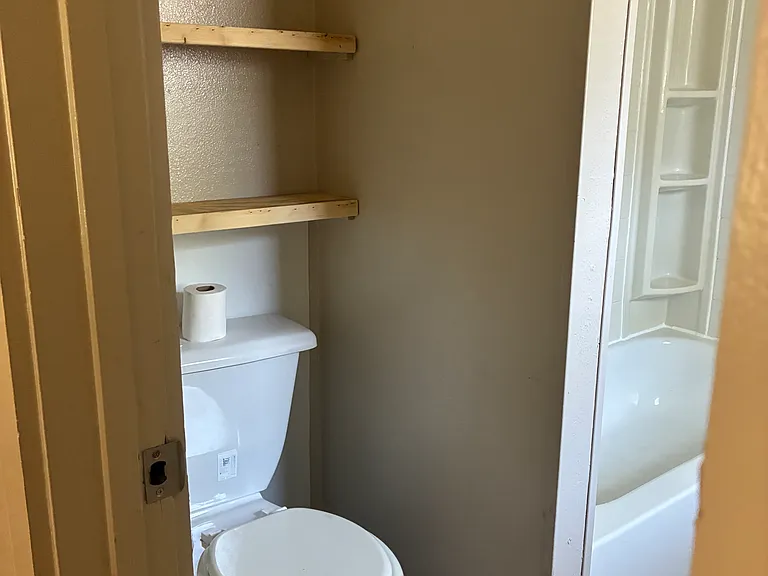 243 Parkins St — Photo 14
