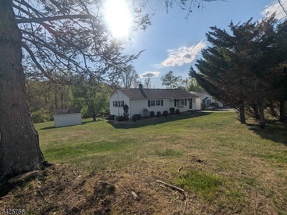 3rd image of 320 Sidney Rd