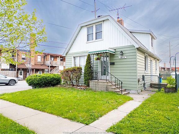 3rd image of 1875 Windermere Rd
