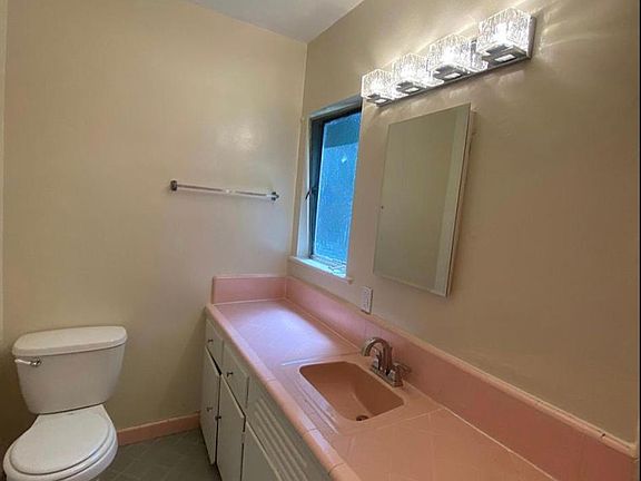 5th image of 3700 E Ocean Blvd APT 6