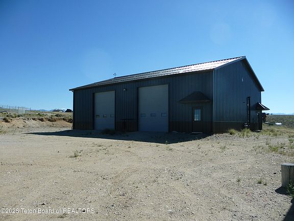 3rd image of 128 Sauk Trl