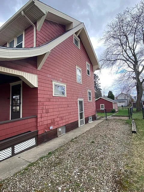 3 bed, 1248 sqft, $1,245 — Photo 2