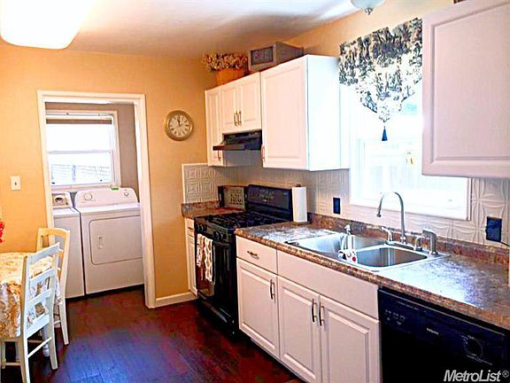 5th image of 519 Alicante Dr