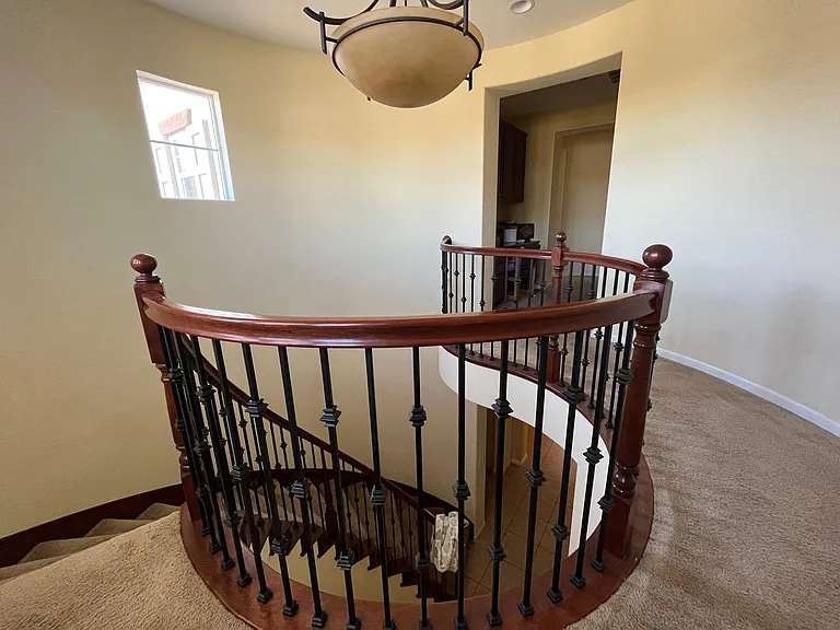 1037 Morning Glory Way — Photo 4
