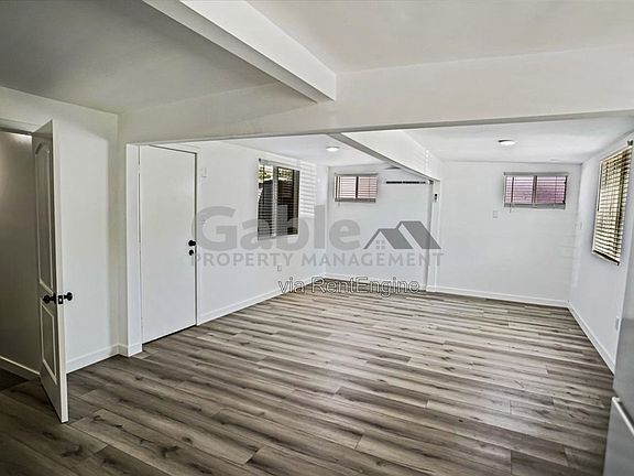 5th image of 23830 Newhall Ave Unit J