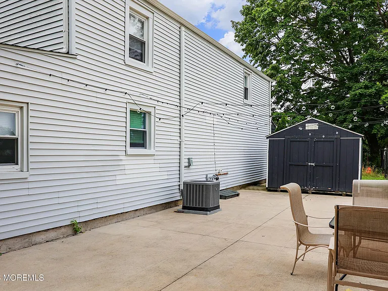 17 Clinton St — Photo 30