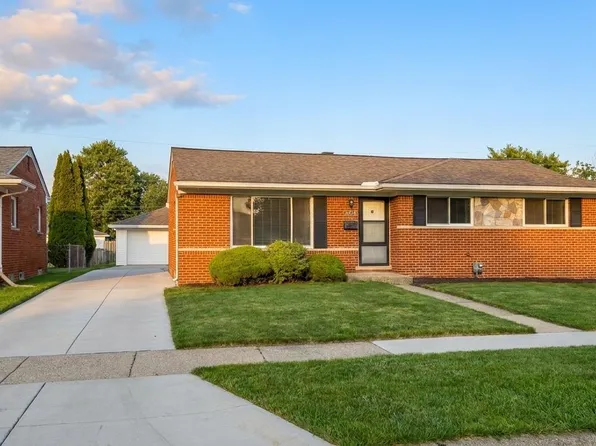 31496 Roan Dr, Warren, MI 48093