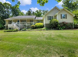 376 Thornwood Cir, Mount Airy, GA 30563