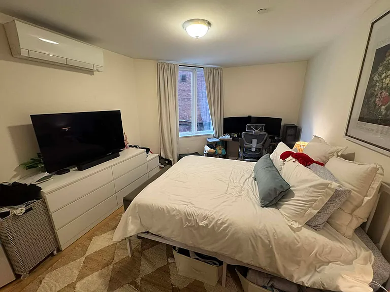 877 Beacon St #3 — Photo 2