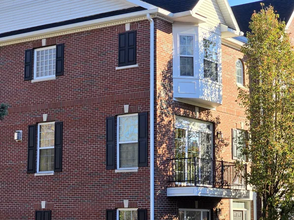 8215 Jo Ellen Dr, Fishers, IN 46038