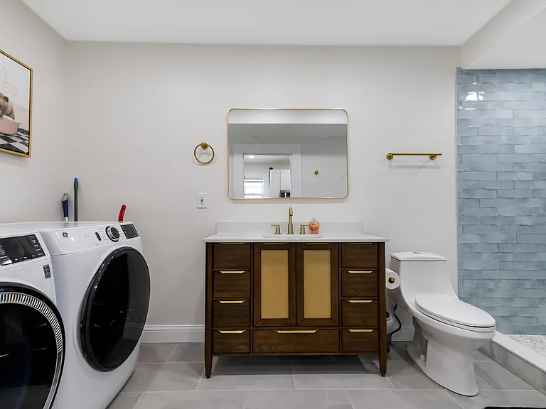 1145 Rowley Ave #1 — Photo 10
