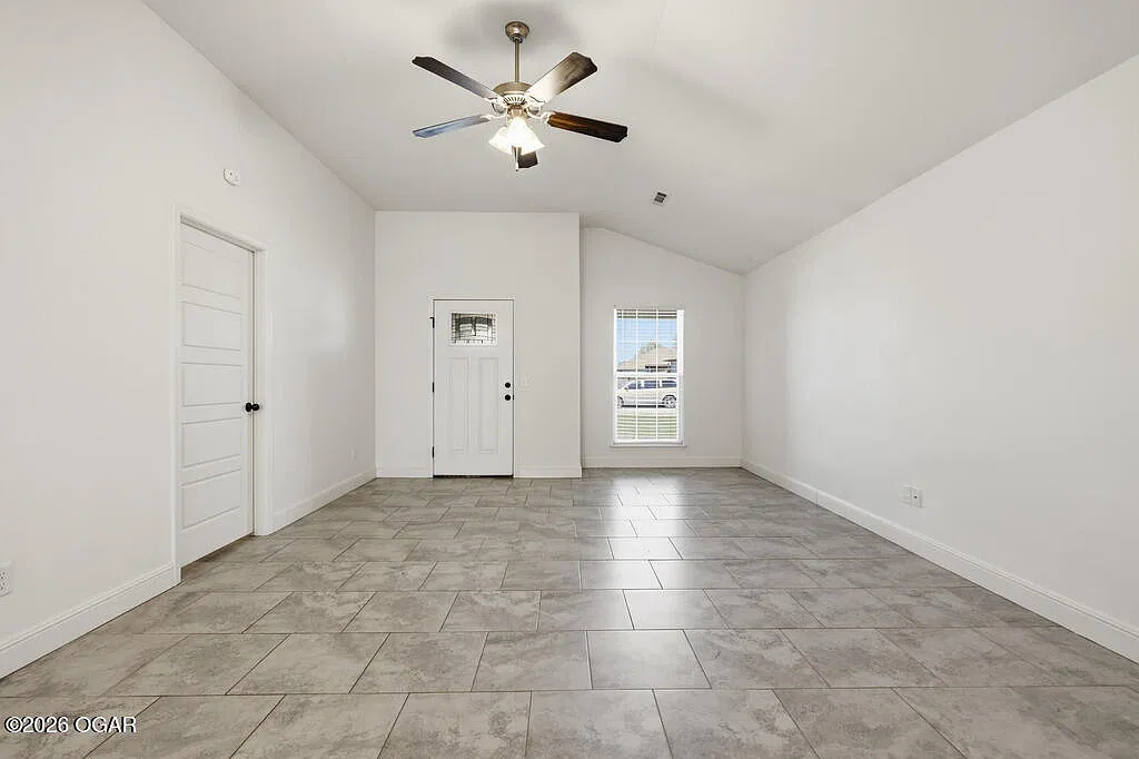 3 bed, 2.0 bath, 1454 sqft, $1,500 — Photo 3