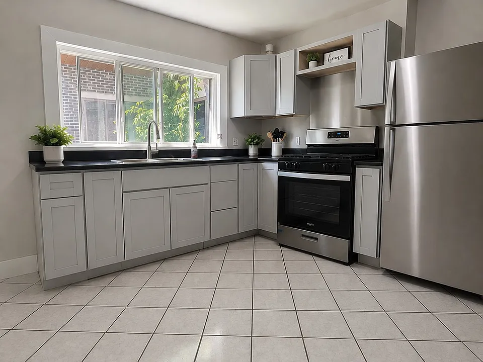 3 Lawrence Pl