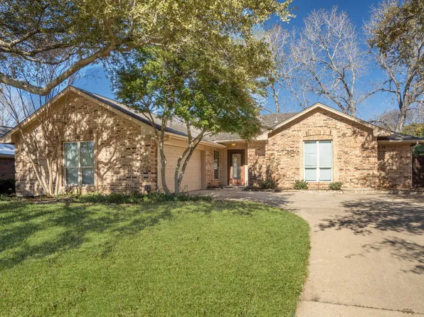 2224 Oak Bluff Dr, Flower Mound, TX 75028