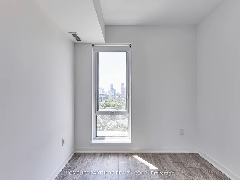 10 Oak St #1107 — Photo 11