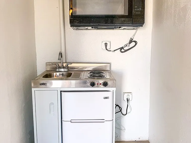 7600 Central Ave SE — Photo 9
