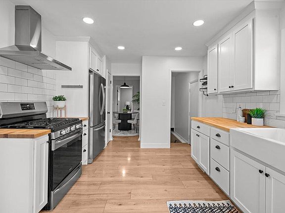 4th image of 78 Lakeside Dr NE