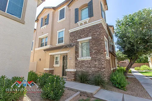 935 W Wendy Way Photo 1