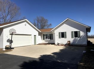 636 N Packer Dr, Whitelaw, WI 54247