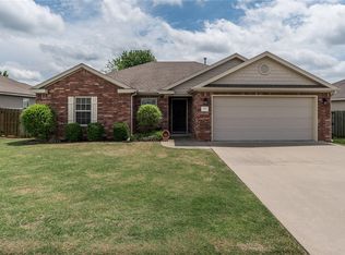 410 Meadow Wood Ln, Rogers, AR 72758