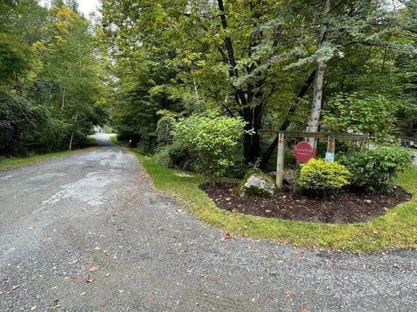 1061 Beaver Pond Mdws, Hancock, MA 01237