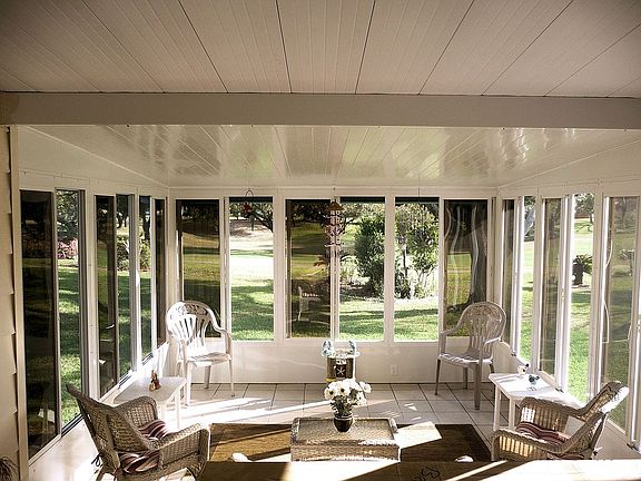 Screened & windowed Lanai